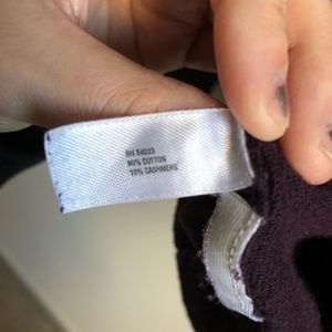 GAP Sweaters - GAP V-neck Cashmere Sweater GAP Sweaters - GAP V-neck Cashmere Sweater
